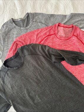Bundle of three men’s lululemon Metal Vent Tech Long Sleeve - S
